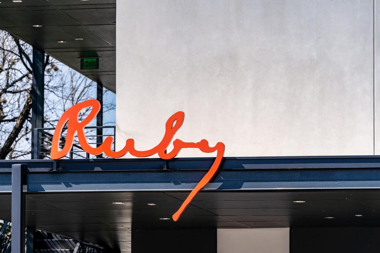 The Ruby Hotel 라운드 록 외부 사진